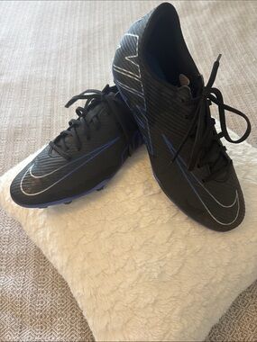 Nike Women’s Black Soccer Cleats